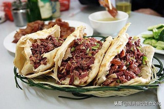 西安肉夾饃和保定驢肉火燒PK，您更支持哪個？