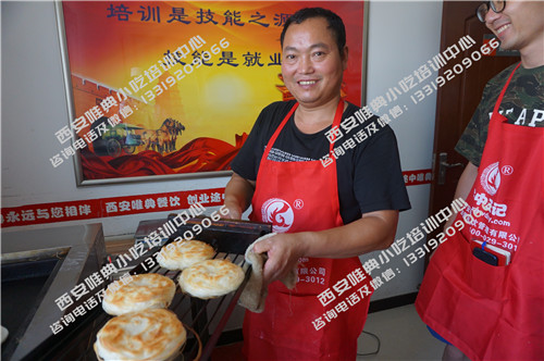 老潼關肉夾饃制作步驟圖